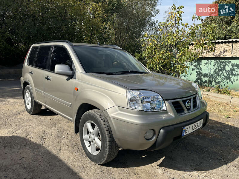 Nissan X-trail (2003)