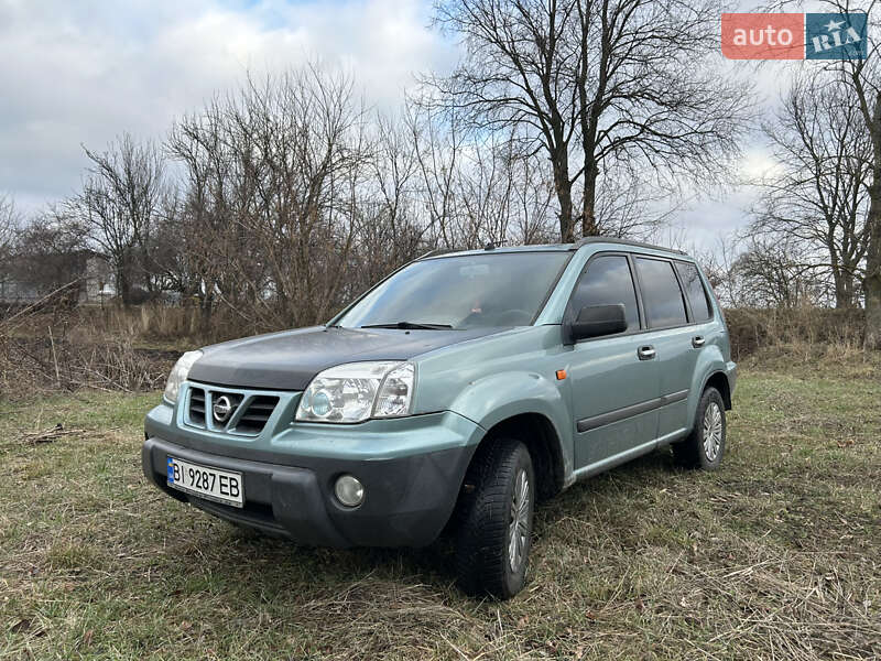 Nissan X-trail (2003)