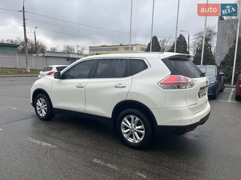 Nissan X-trail (2016)