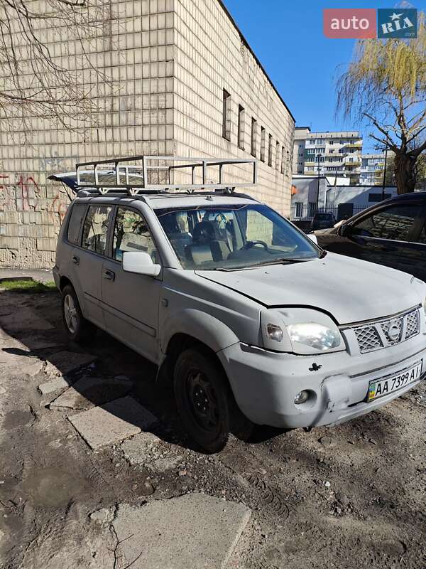 Nissan X-trail (2005)