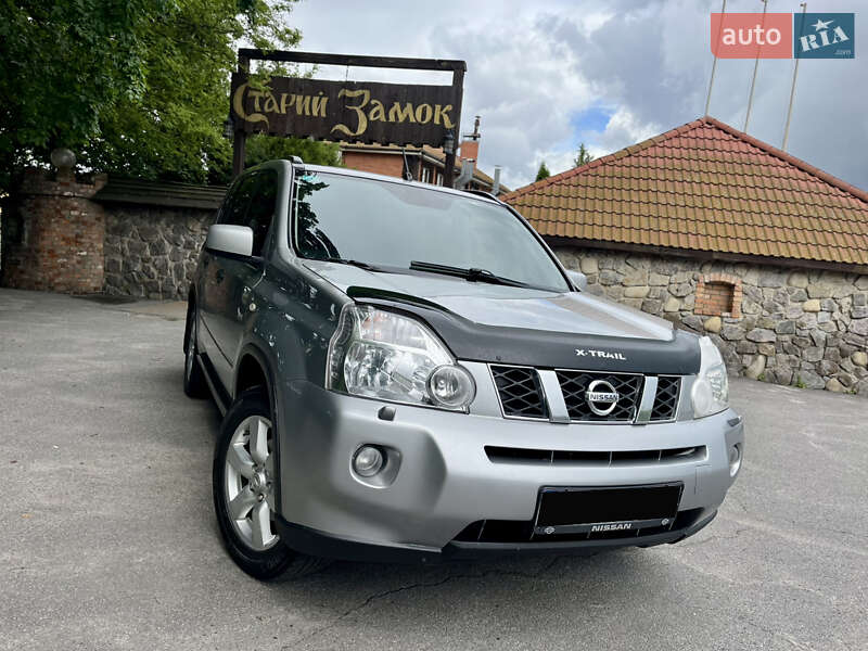 Nissan X-trail (2010)