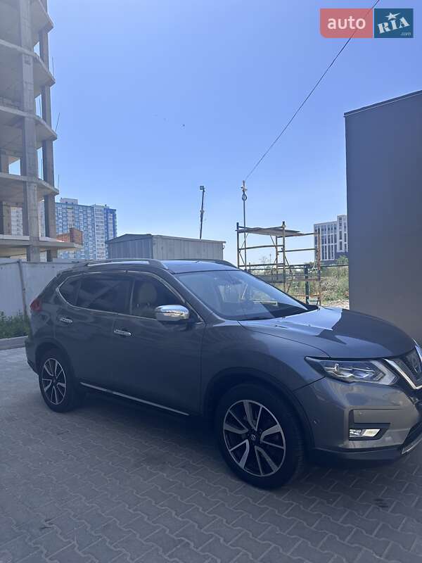 Nissan X-trail (2018)