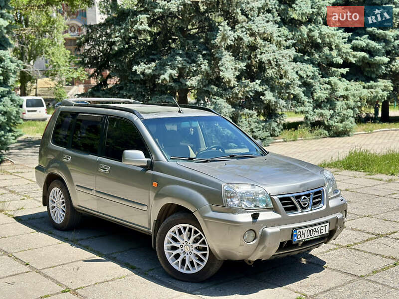 Nissan X-trail (2003)