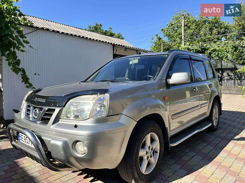 Nissan X-trail (2003)
