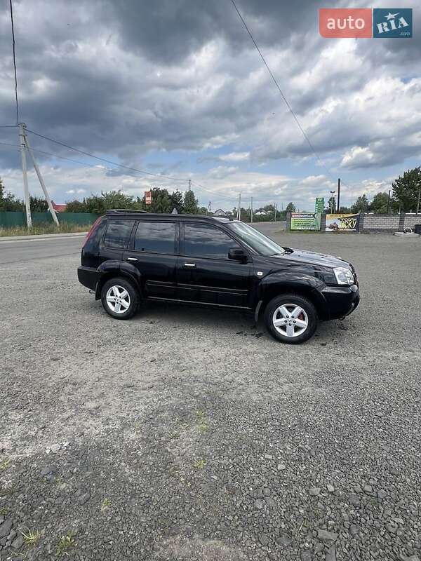 Nissan X-trail (2005)