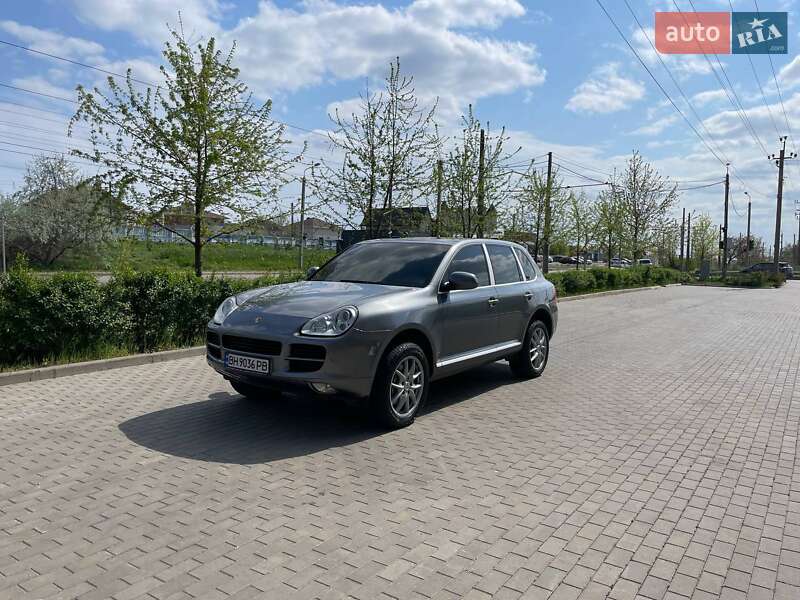 Porsche Cayenne (2005)