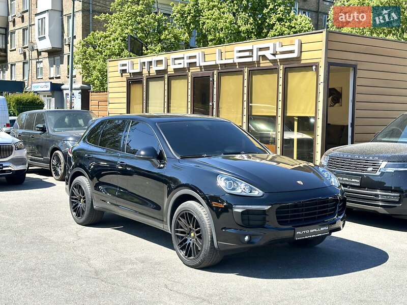 Porsche Cayenne (2015)