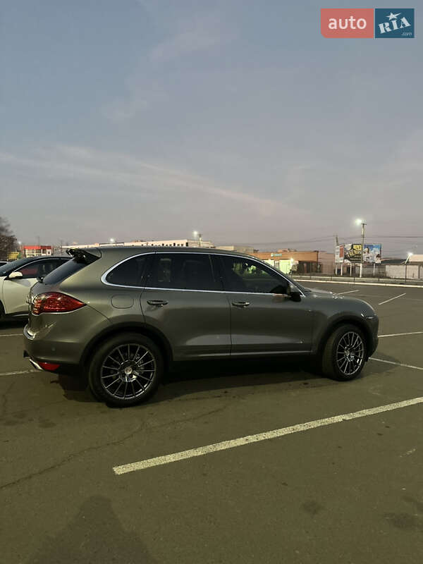 Porsche Cayenne (2012)