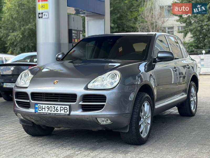 Porsche Cayenne (2005)