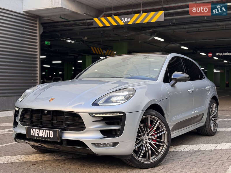Porsche Macan (2016)