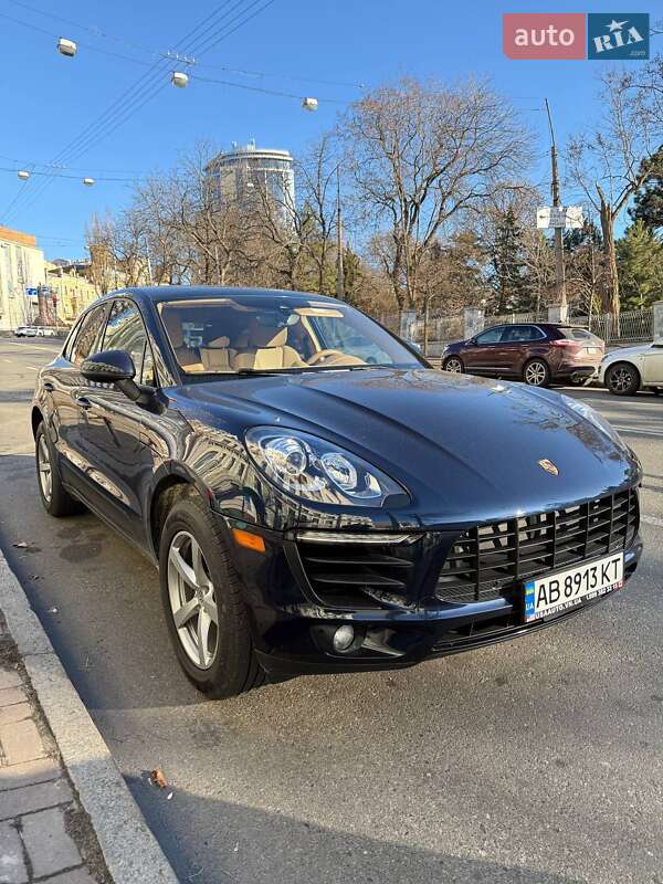 Porsche Macan (2016)