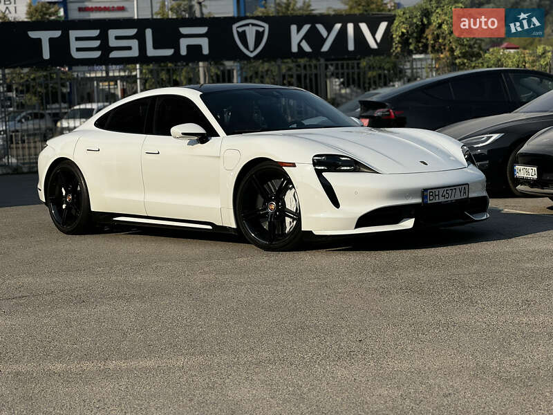 Porsche Taycan (2020)