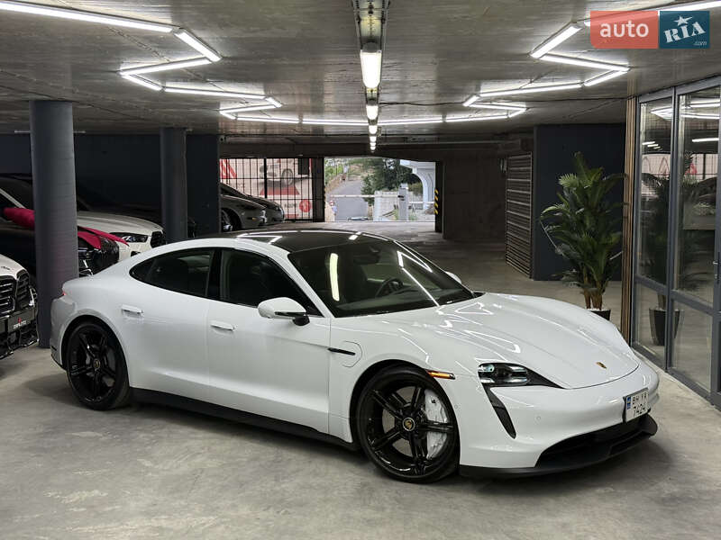 Porsche Taycan (2020)