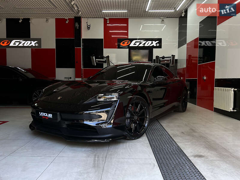 Porsche Taycan (2022)