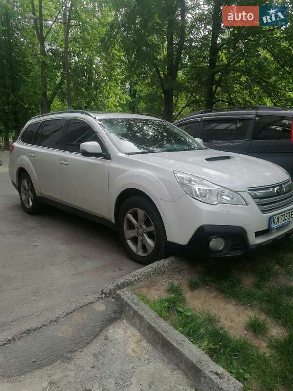 Subaru Legacy (2014)