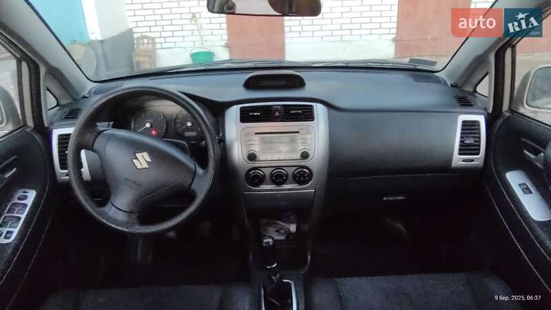 Suzuki Liana (2004)