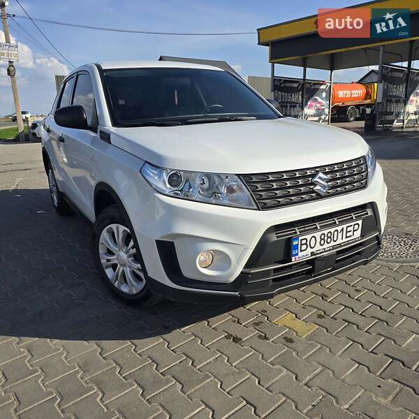 Suzuki Vitara (2023)