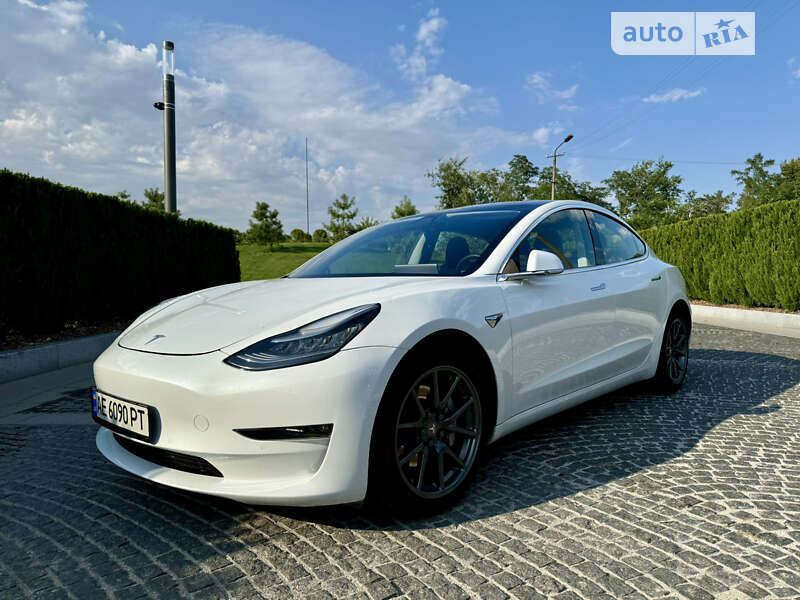 Tesla Model 3 awd (2020)