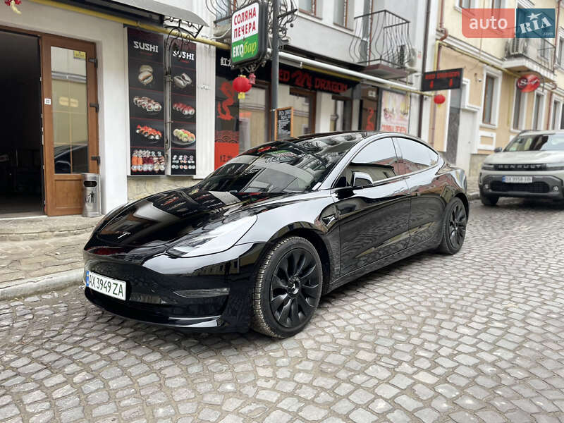 Tesla Model 3 (2021)