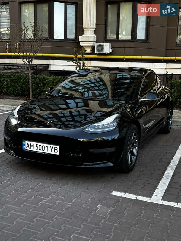 Tesla Model 3 (2019)