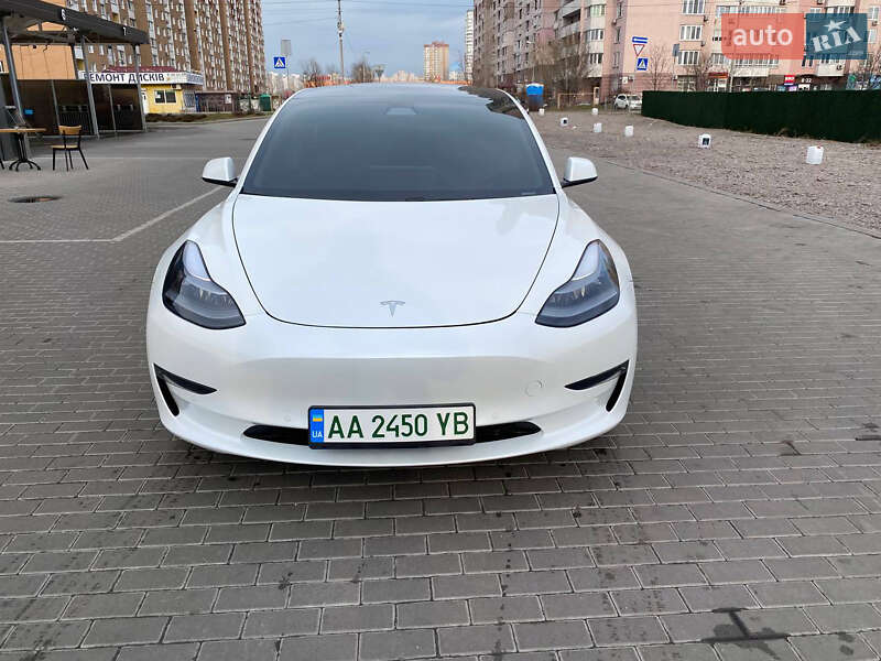 Tesla Model 3 (2021)
