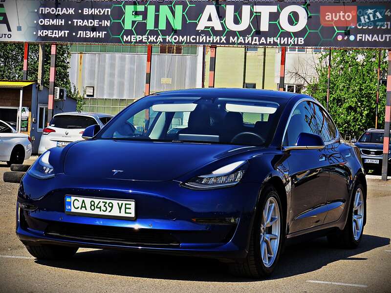 Tesla Model 3 (2019)