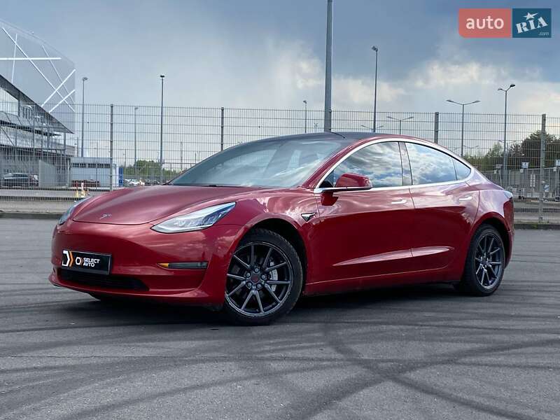 Tesla Model 3 (2018)