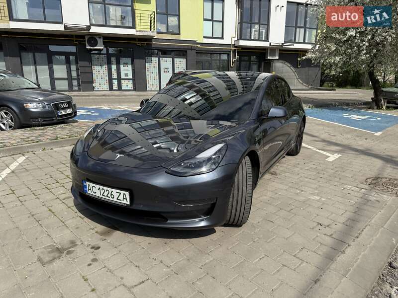 Tesla Model 3 (2022)