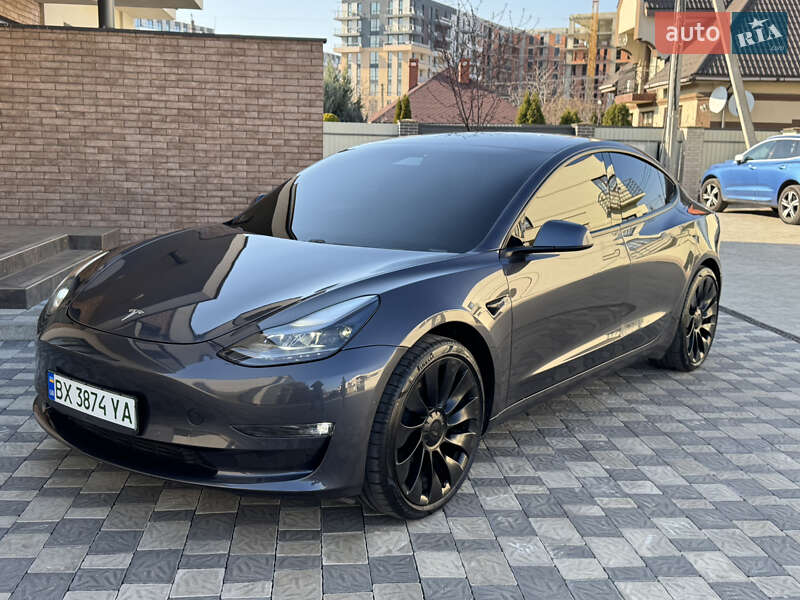 Tesla Model 3 (2021)