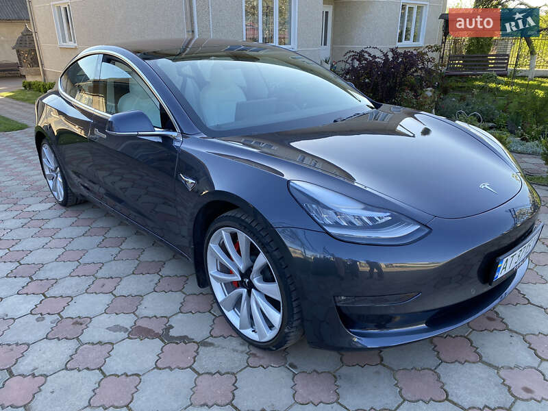 Tesla Model 3 (2018)