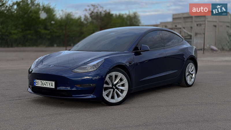 Tesla Model 3 (2022)