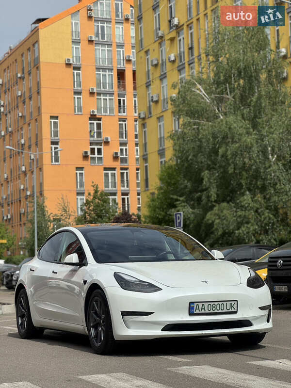 Tesla Model 3 (2021)
