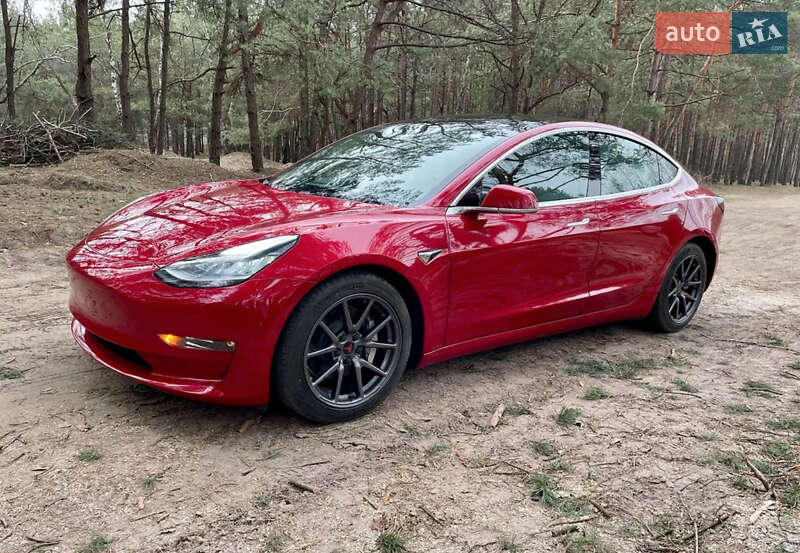 Tesla Model 3 (2018)