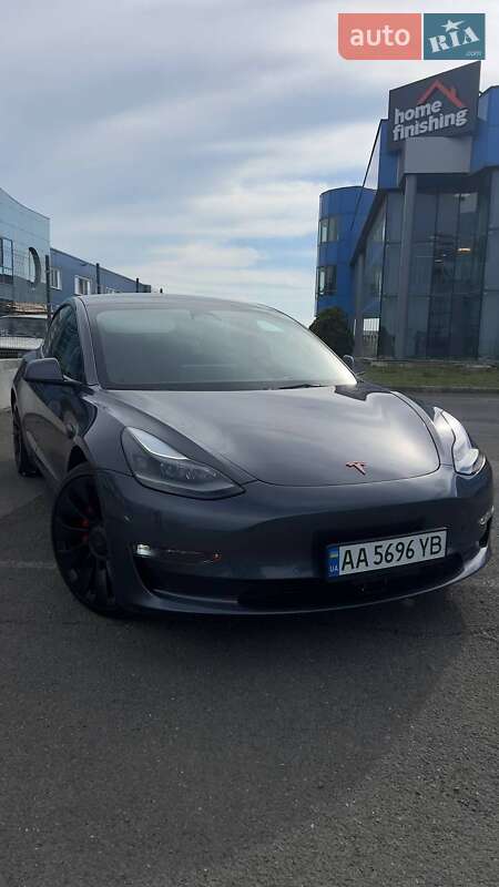 Tesla Model 3 (2022)