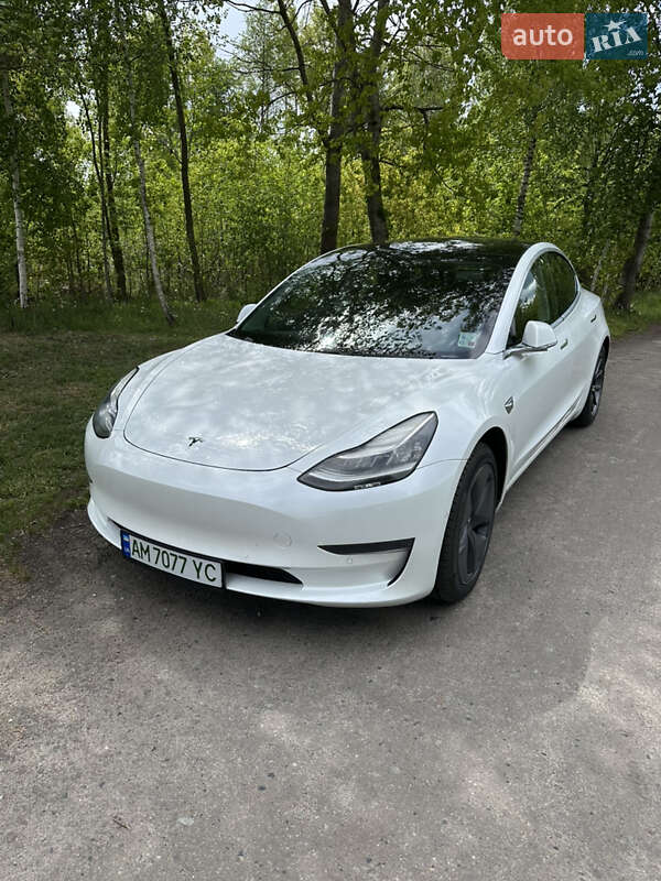 Tesla Model 3 (2020)