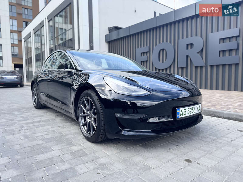 Tesla Model 3 (2019)