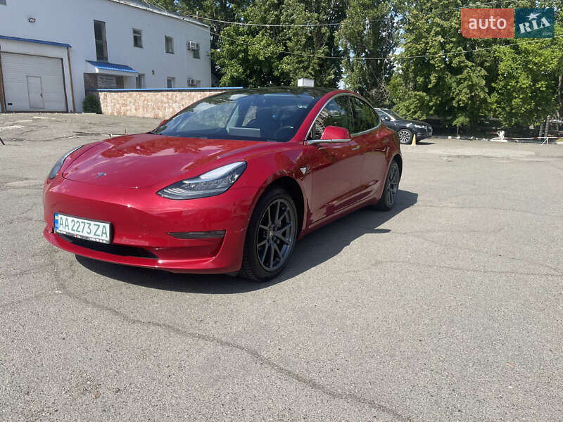 Tesla Model 3 (2020)