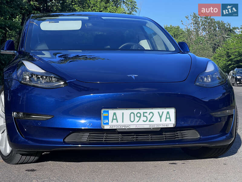 Tesla Model 3 (2019)