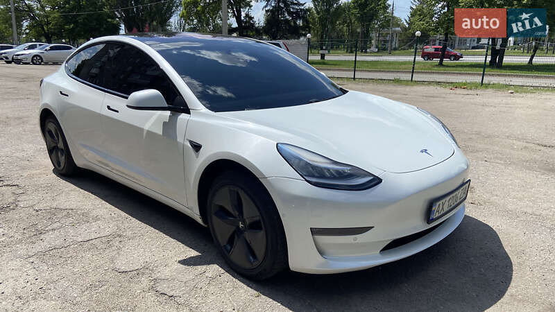 Tesla Model 3 (2018)