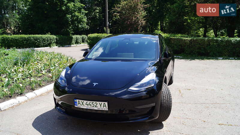 Tesla Model 3 (2022)