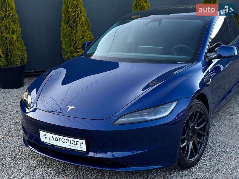 Tesla Model 3 (2024)