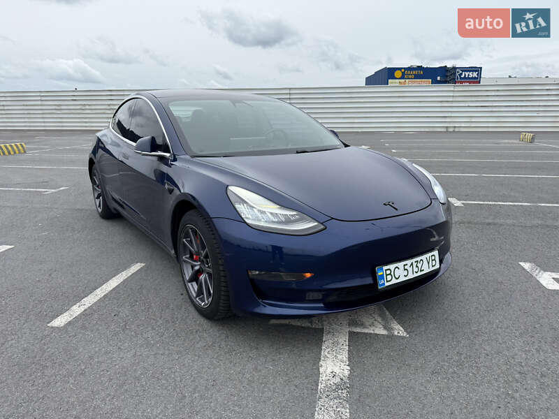 Tesla Model 3 (2018)