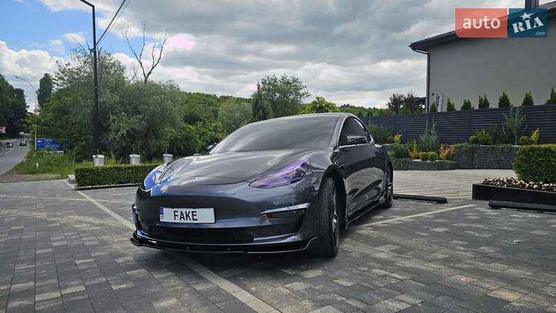 Tesla Model 3 (2020)