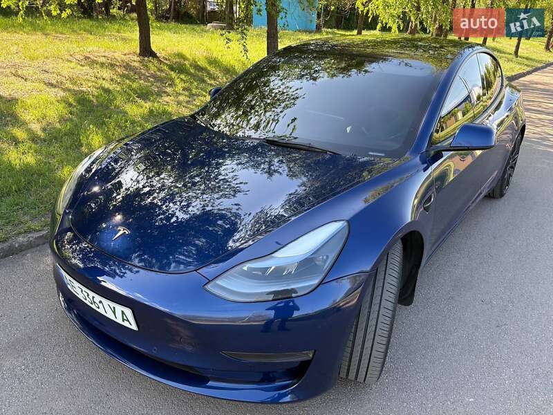 Tesla Model 3 (2022)