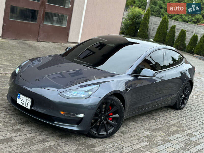 Tesla Model 3 (2022)