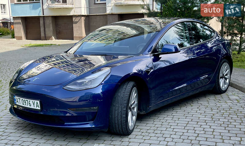 Tesla Model 3 (2022)