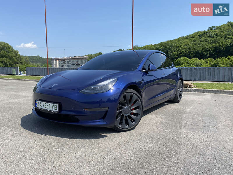Tesla Model 3 (2022)