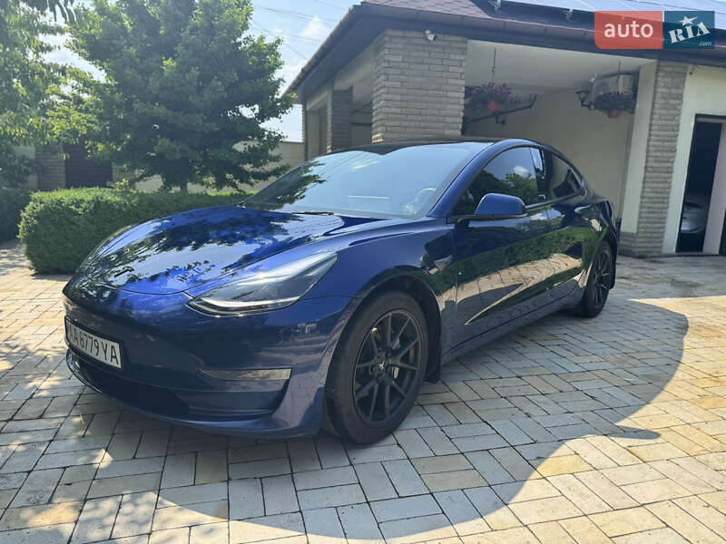 Tesla Model 3 (2022)