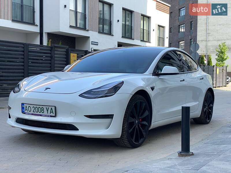 Tesla Model 3 (2019)
