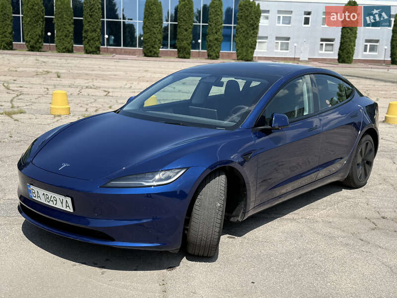 Tesla Model 3 (2024)